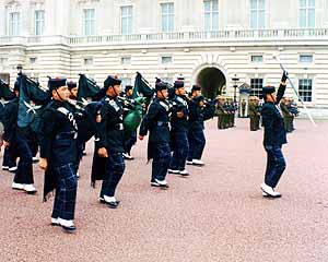 Aflossing wacht aan Buckingham Palace