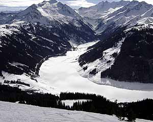 Zillertal - zicht op bevroren meer