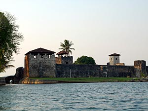 Castello San Felipe waar de Rio Dulce overgaat in het lago de Izabal.
