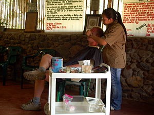 Gezichtsmassage/verzorging in Finca Valhalla in San Miguel Dueñas.