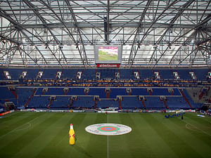De hoofdtribune van de Arena auf Schalke