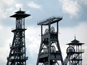 De drie torens van de verlaten mijnsite in Wallers-Arenberg die typerend zijn voor de streek.