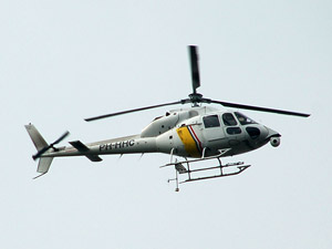 De helikopter met de camera vooraan.