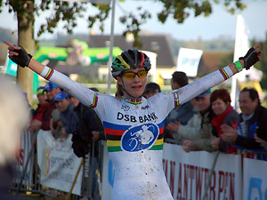 Marianne Vos wint de Koppenbergcross 2006 bij de dames.