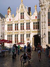 Triatlon door Brugge.