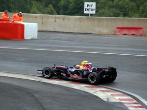 Mark Webber van Red Bull Racing verkiest geen pitstop.
